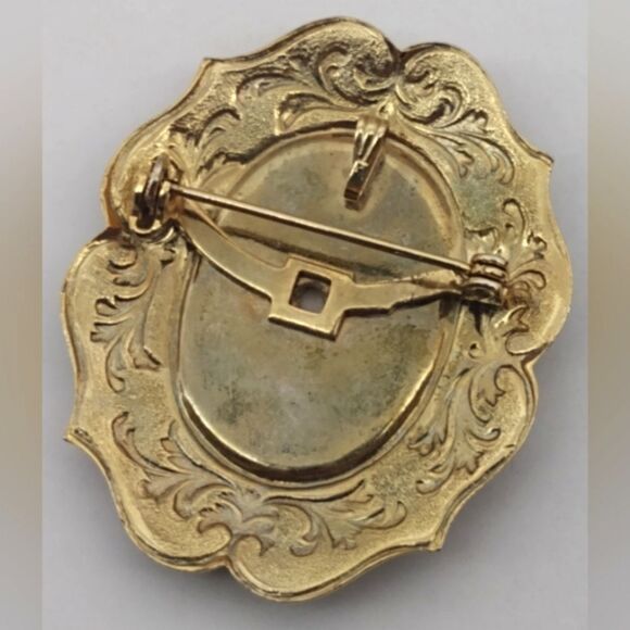 Vintage Floral Brooch with Gold and Black Accents Embroidery Flower - Picture 9 of 9